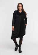 'Lunet' Kleid – modern, elegant & mit charakterstarkem Design