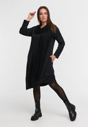 'Lunet' Kleid – modern, elegant & mit charakterstarkem Design