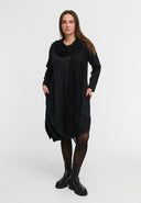 'Lunet' Kleid – modern, elegant & mit charakterstarkem Design