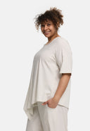 'Valeria' paita – laskeutuva, moderni & minimalistinen