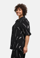 Blusa 'Noira' – ligera, minimalista y expresiva