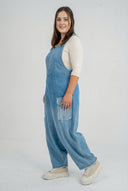 Salopette 'Sky' – Denim de qualité supérieure, dégradé & détails patchés